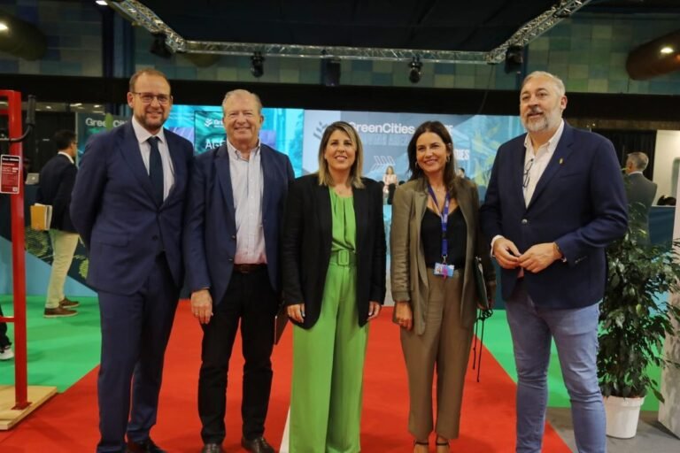 Noelia-Arroyo-pide-desbloquear-ley-para-financiar-autobuses-en-Greencities.jpg