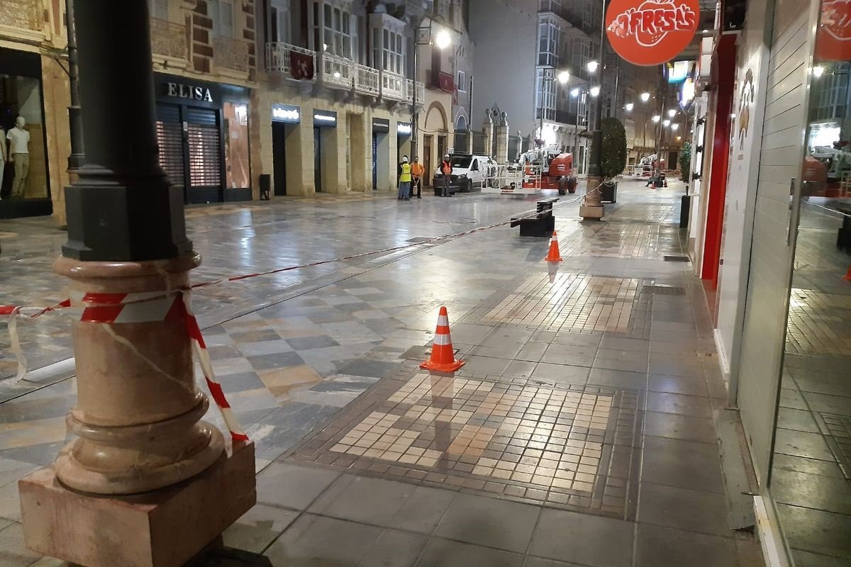 Instalan-la-estructura-de-Teselas-en-la-calle-del-Carmen.jpg